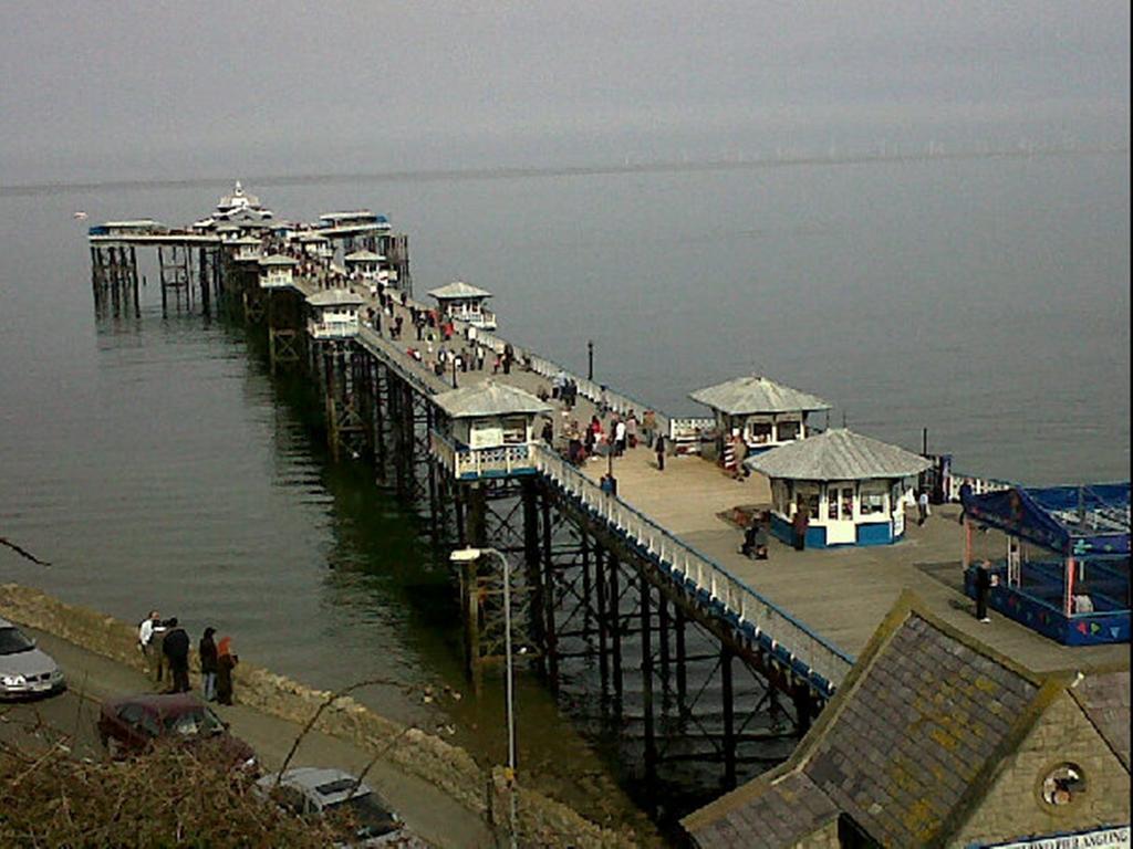 Burleigh Guest House Llandudno Dış mekan fotoğraf