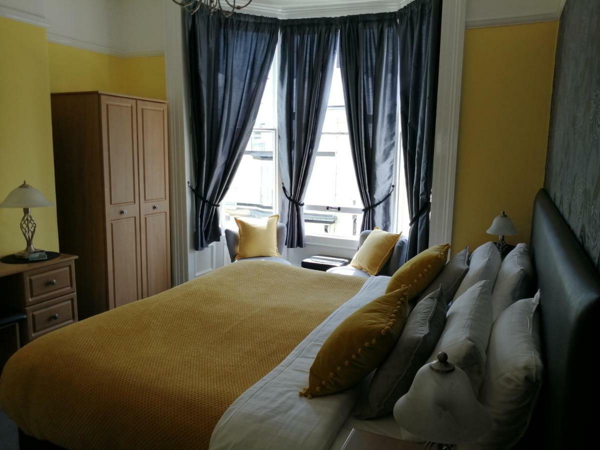 Burleigh Guest House Llandudno Dış mekan fotoğraf